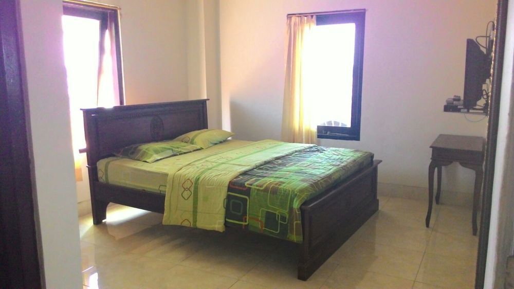 Oyo 586 Hotel Wijaya Kalasan 外观 照片